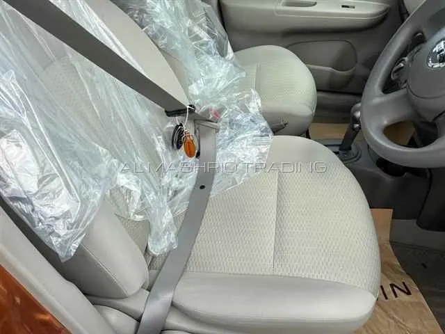 NISSAN MARCH 2012 — photo 6