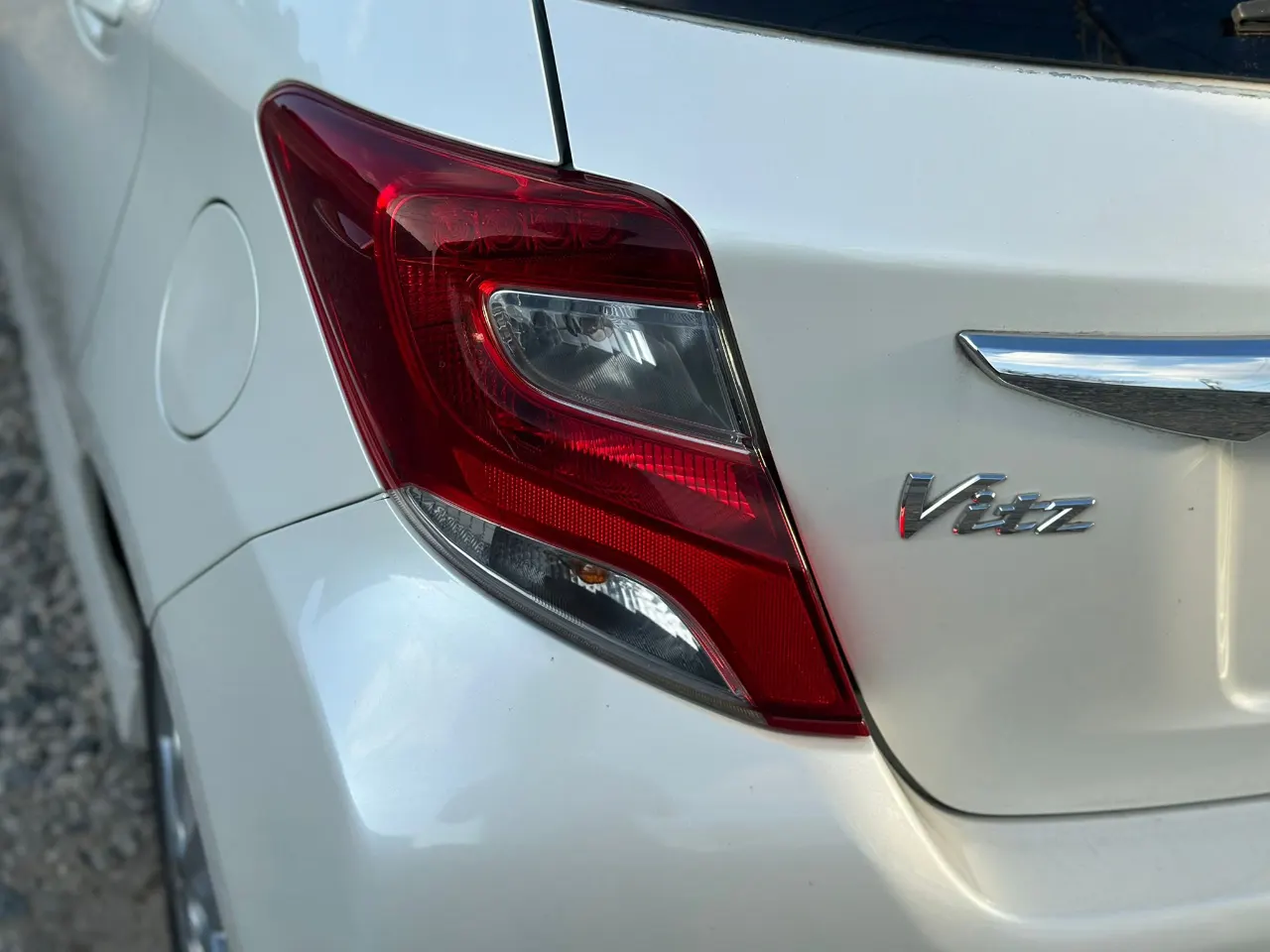 TOYOTA VITZ 2015 — photo 6
