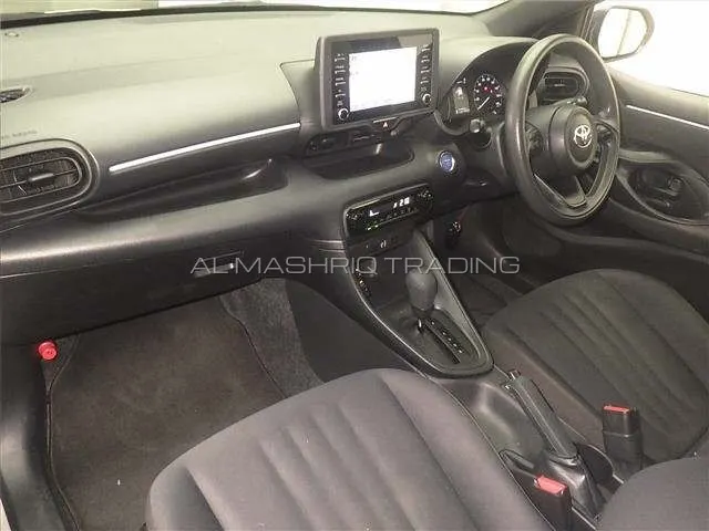 TOYOTA YARIS 2021 — photo 2