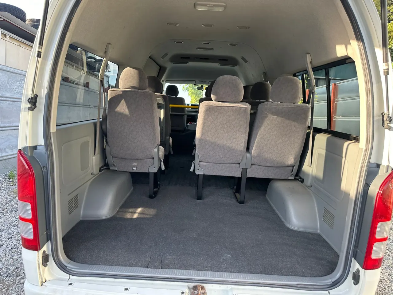 TOYOTA HIACE WAGON 2010 — photo 6