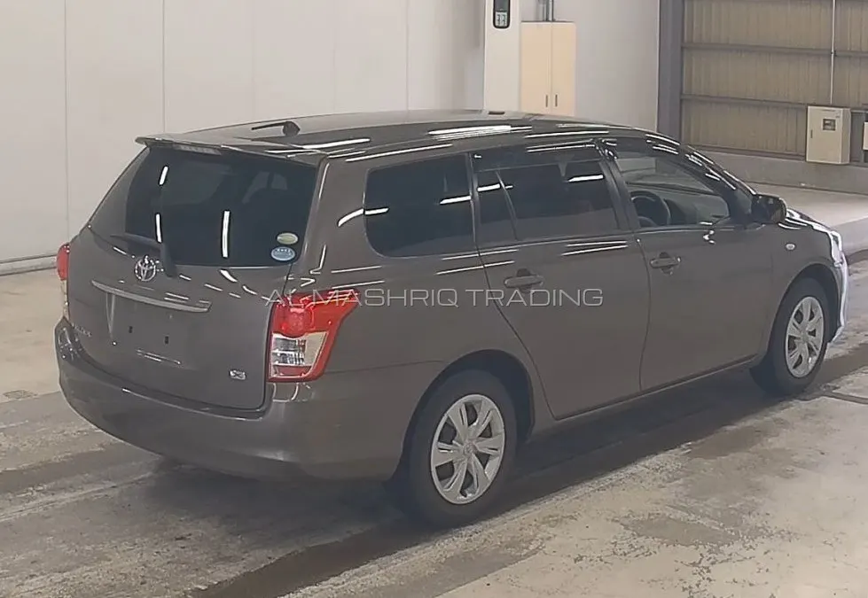 TOYOTA COROLLA FILEDER 2010 — photo 2