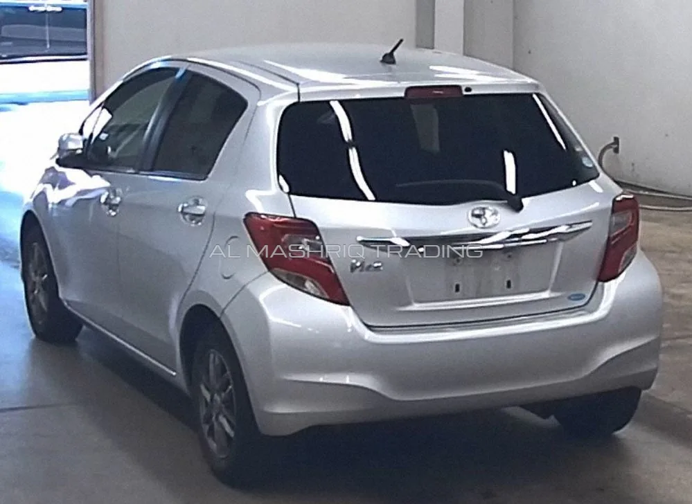 TOYOTA VITZ 2016 — photo 6