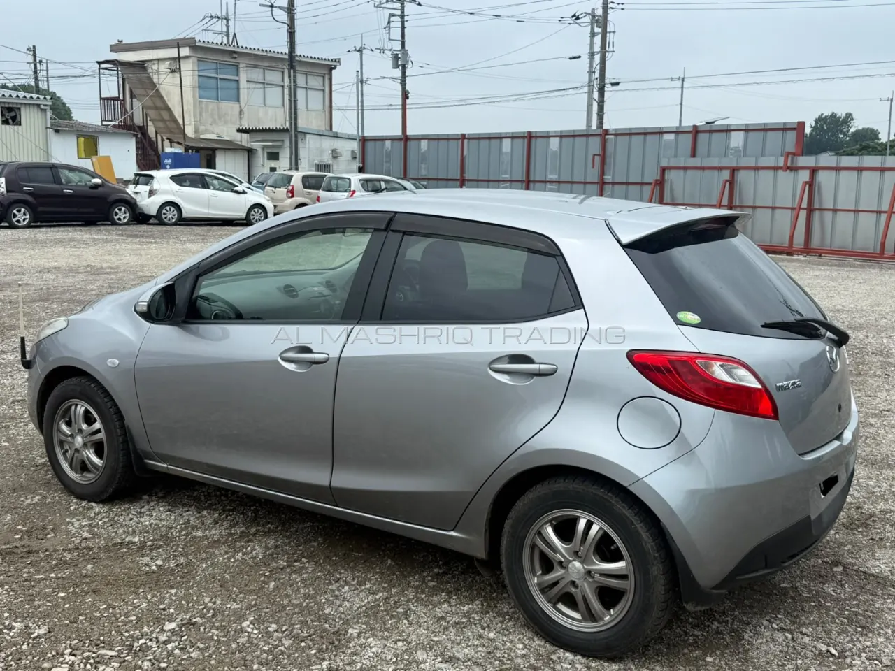 MAZDA DEMIO 2011 — photo 2