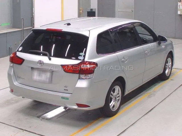 TOYOTA COROLLA FILEDER 2015 — photo 2