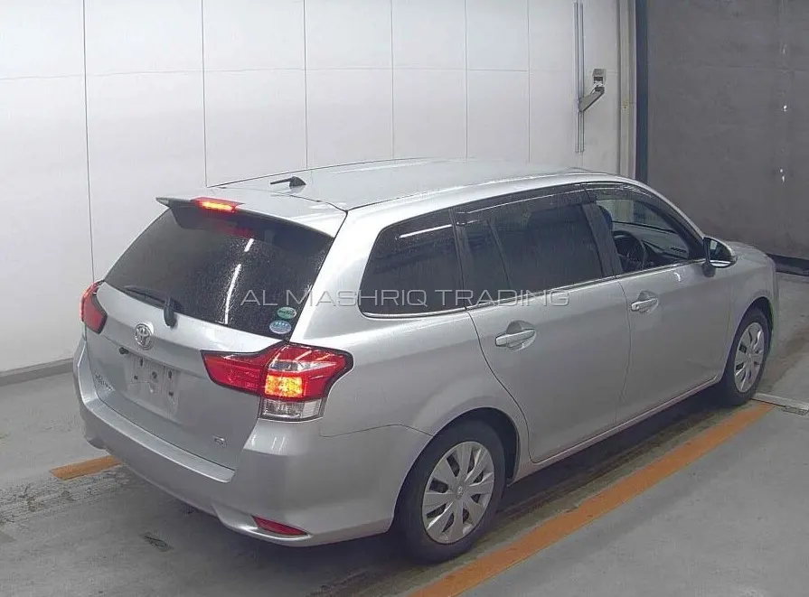 TOYOTA COROLLA FILEDER 2015 — photo 2