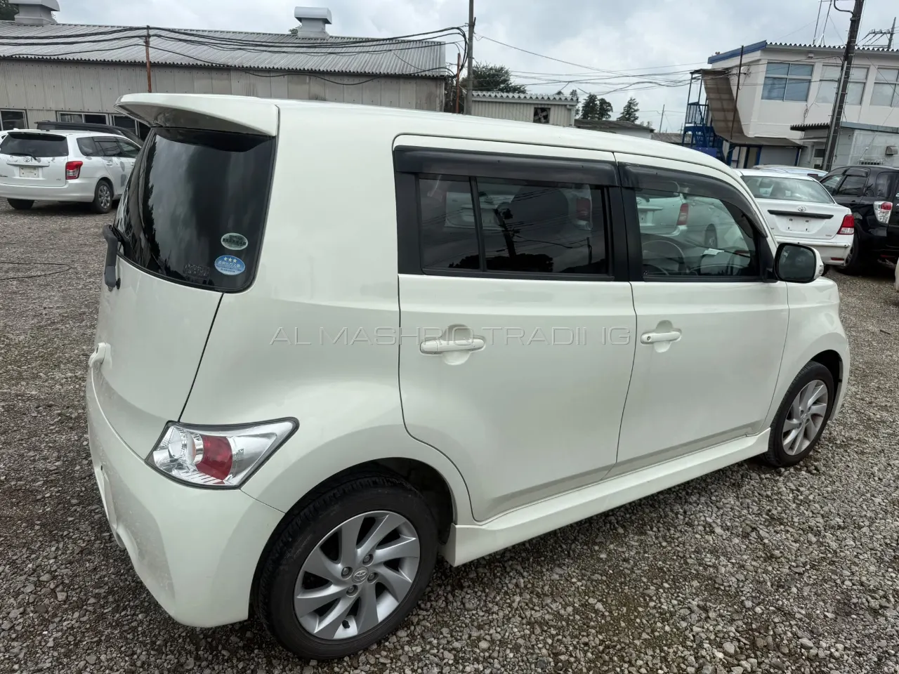 TOYOTA BB 2011 — photo 2