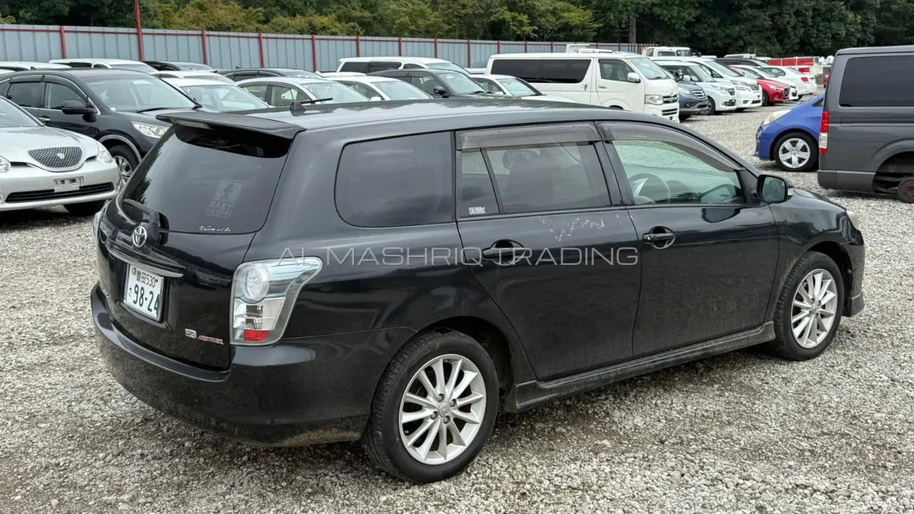 TOYOTA COROLLA FILEDER 2010 — photo 2