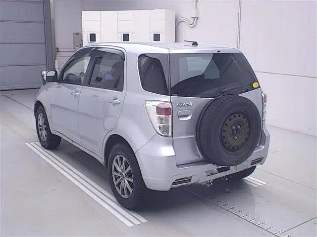 TOYOTA RUSH 2015 — photo 2