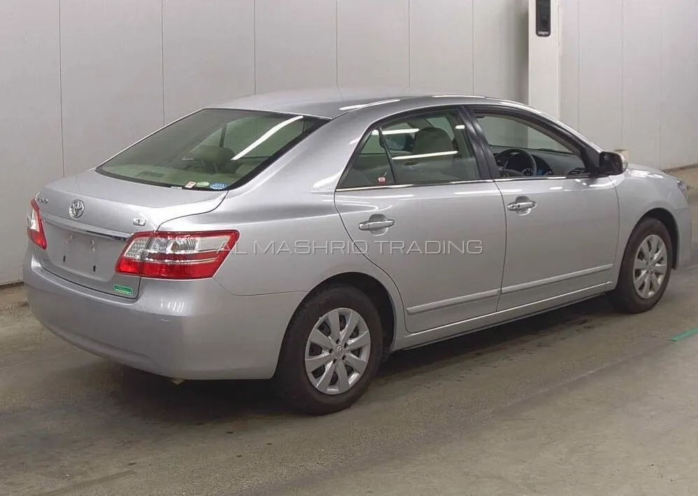TOYOTA PREMIO 2012 — photo 2