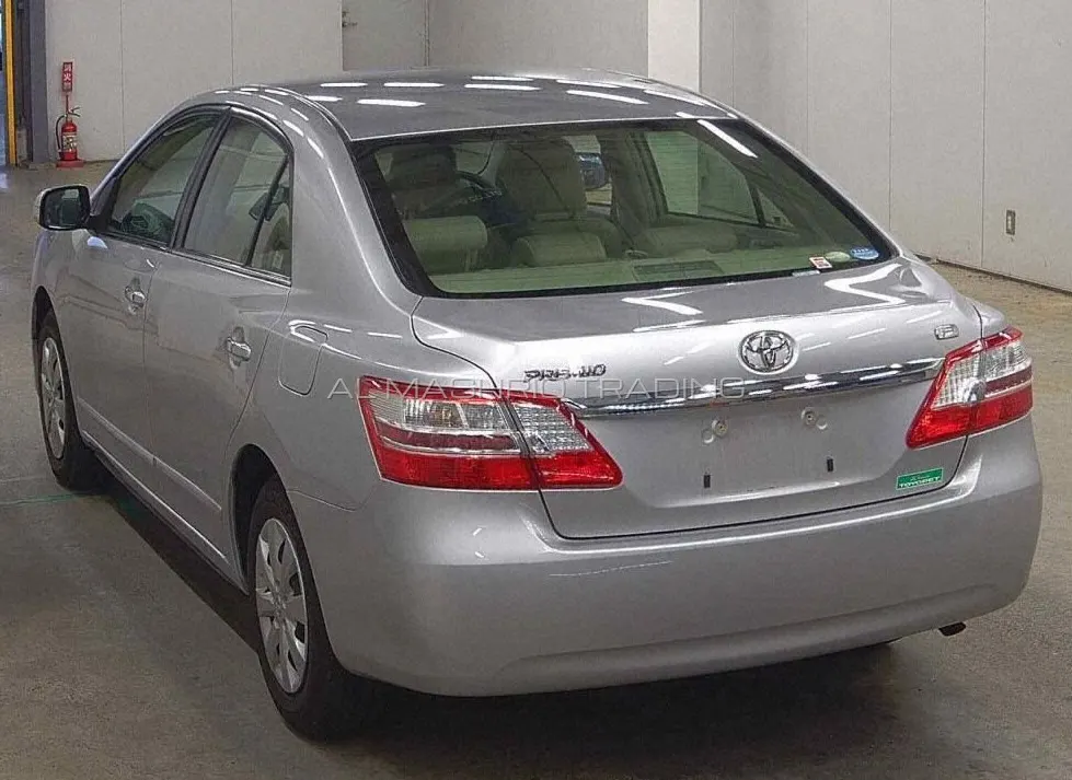 TOYOTA PREMIO 2012 — photo 6