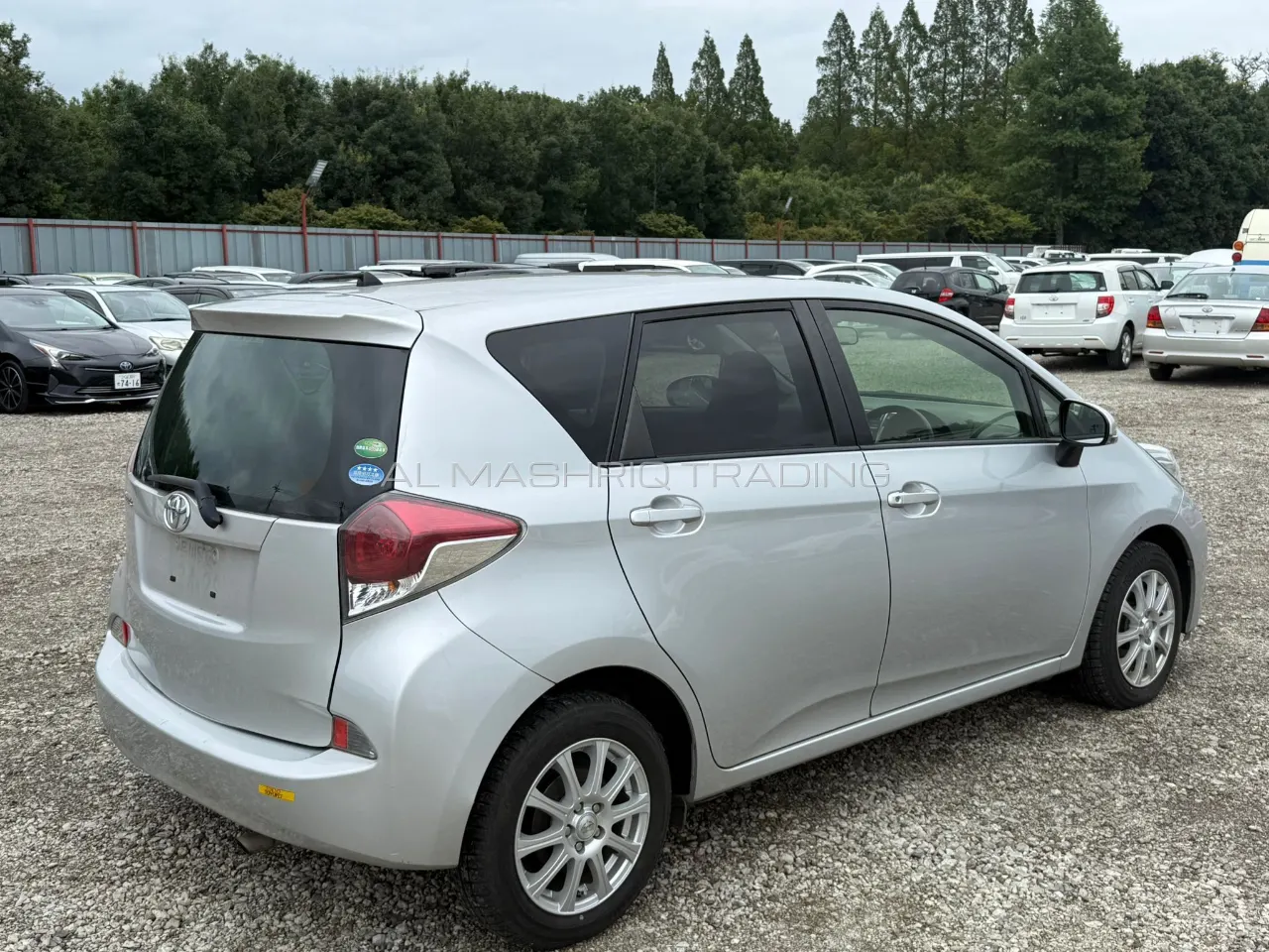 TOYOTA RACTIS 2015 — photo 2