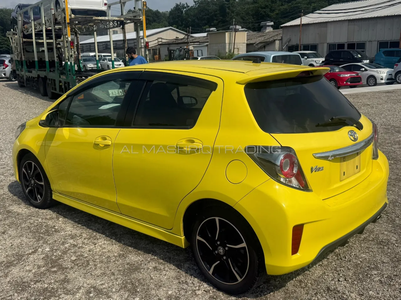 TOYOTA VITZ 2016 — photo 2