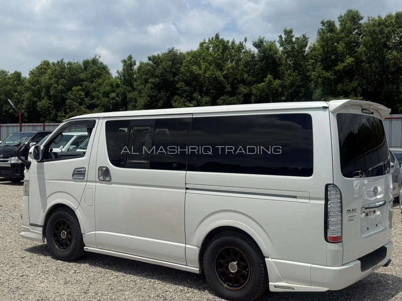 TOYOTA HIACE VAN 2013 — photo 2