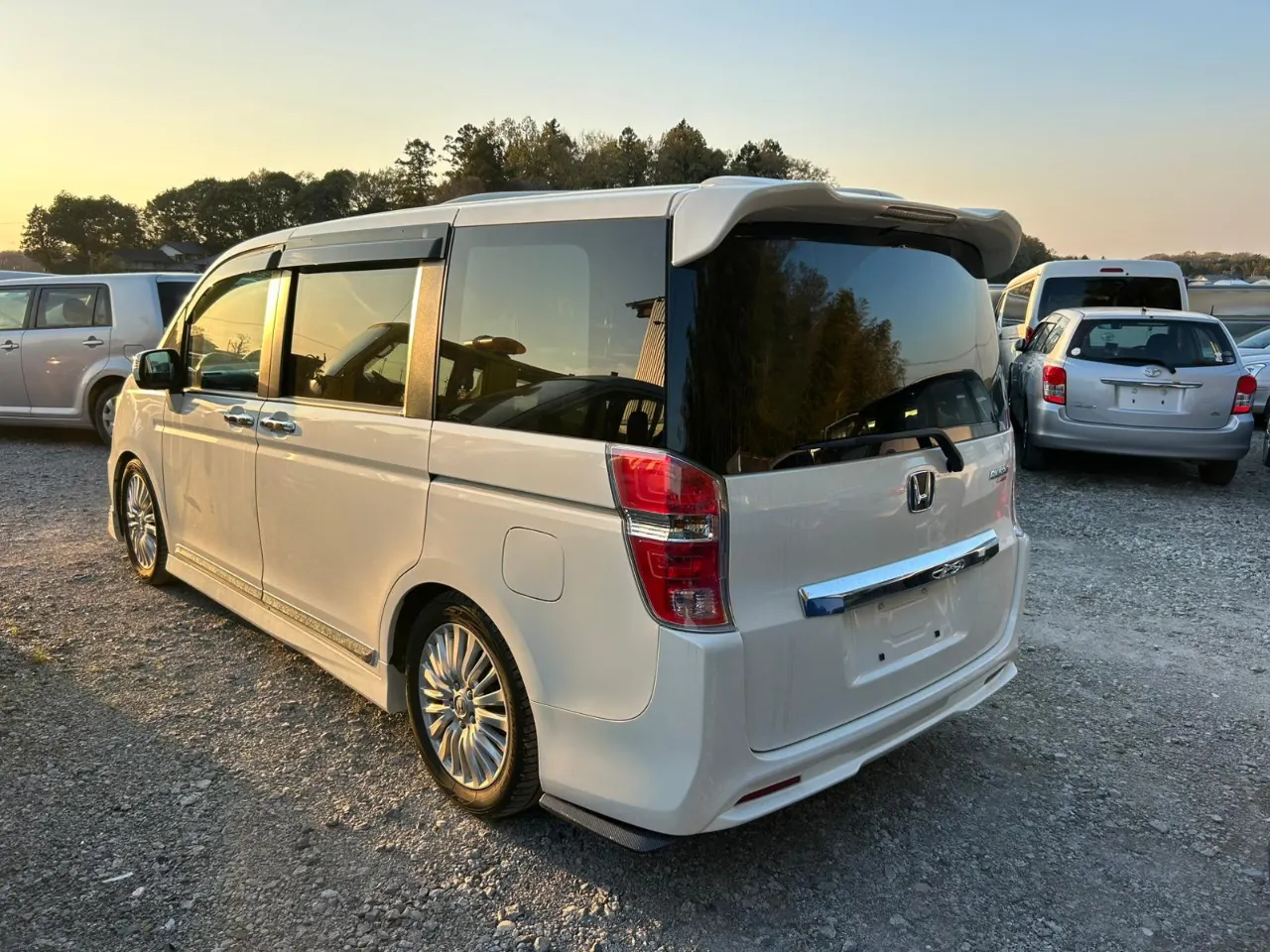 HONDA STEP WAGON 2012 — photo 2