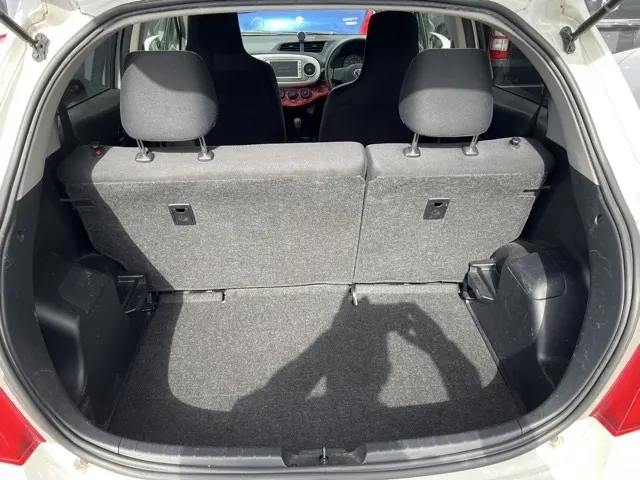 TOYOTA VITZ 2011 — photo 6
