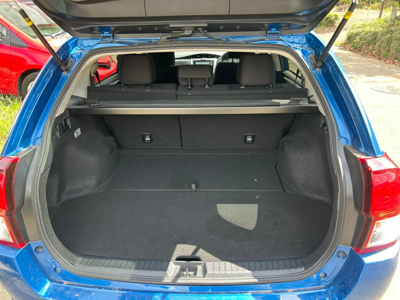 TOYOTA COROLLA FILEDER 2012 — photo 6