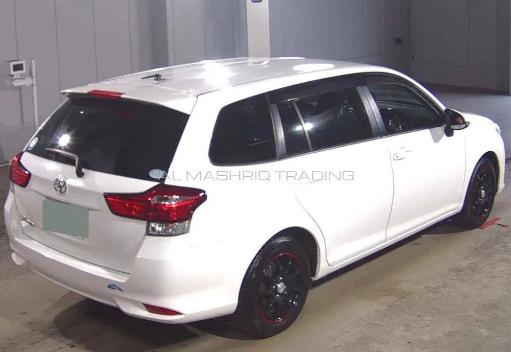 TOYOTA COROLLA FILEDER 2018 — photo 2