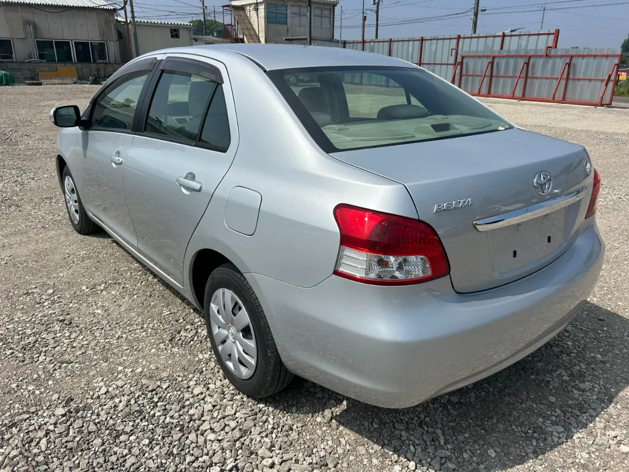 TOYOTA BELTA 2010 — photo 2