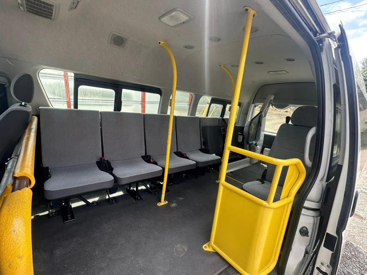 TOYOTA HIACE WAGON 2016 — photo 6