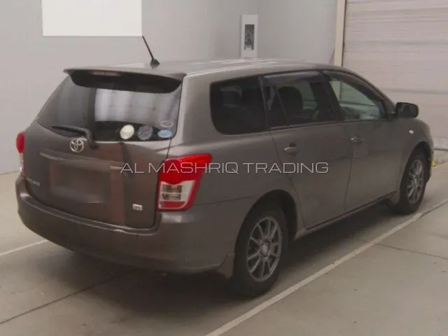 TOYOTA COROLLA FILEDER 2010 — photo 2