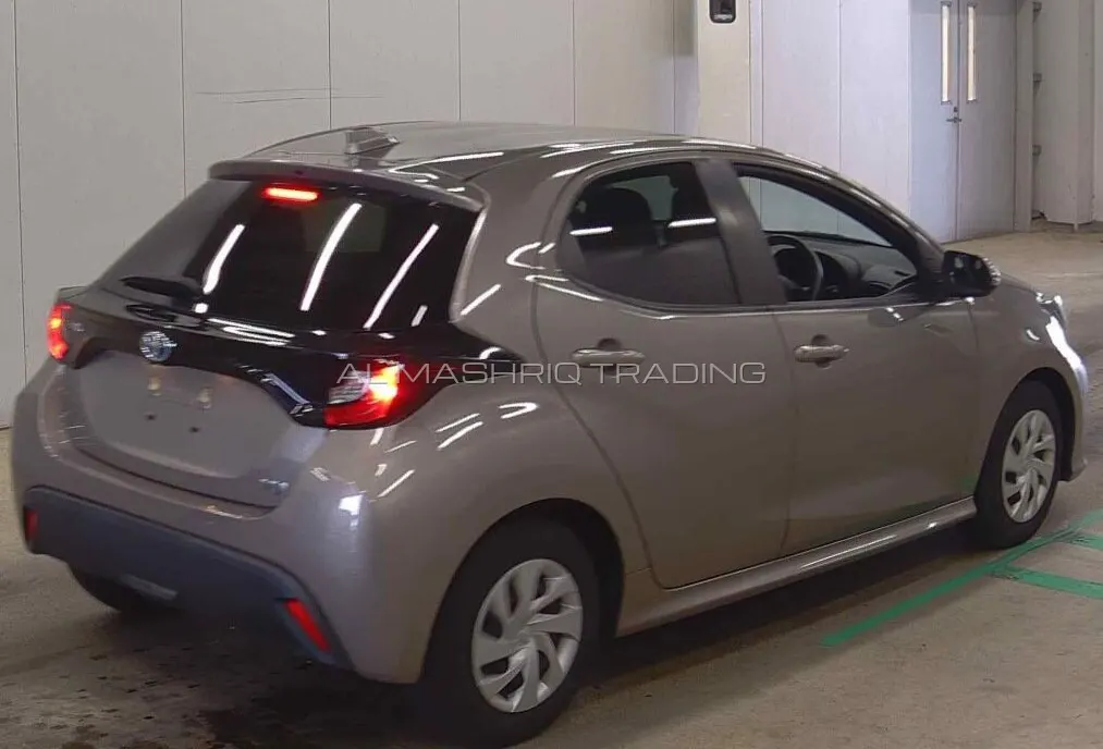TOYOTA YARIS 2021 — photo 2