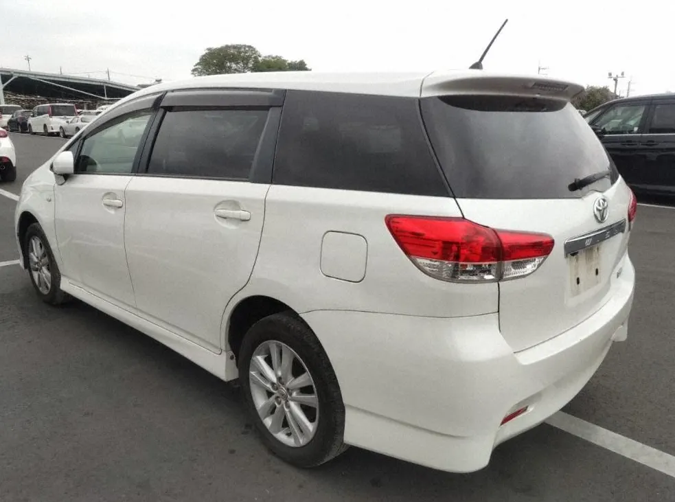 TOYOTA WISH 2010 — photo 5