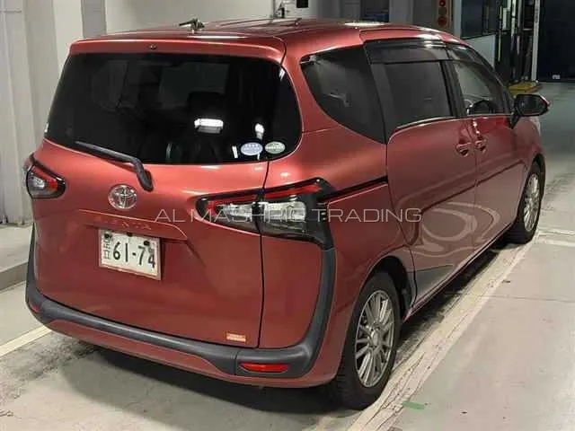 TOYOTA SIENTA 2015 — photo 2