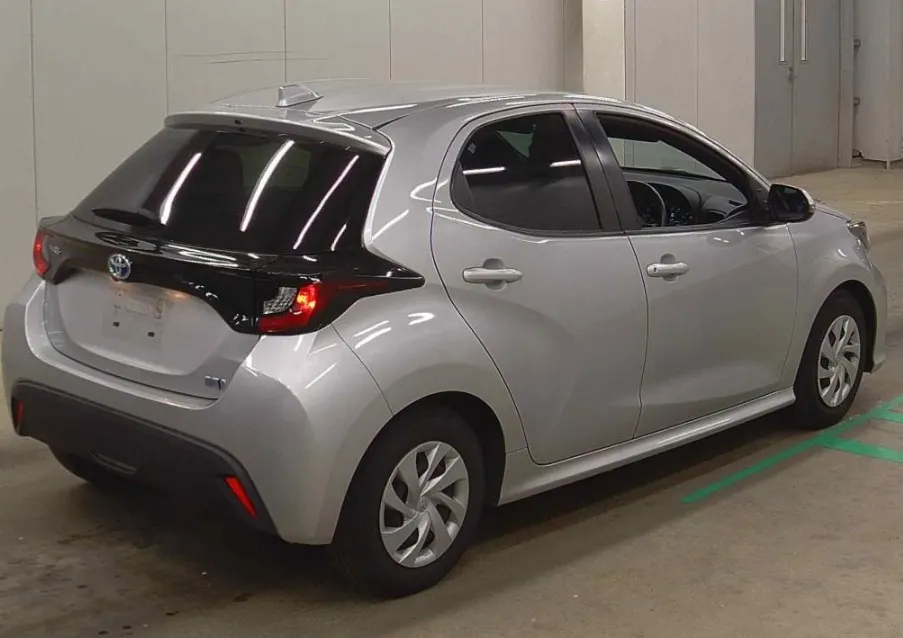 TOYOTA YARIS 2021 — photo 2