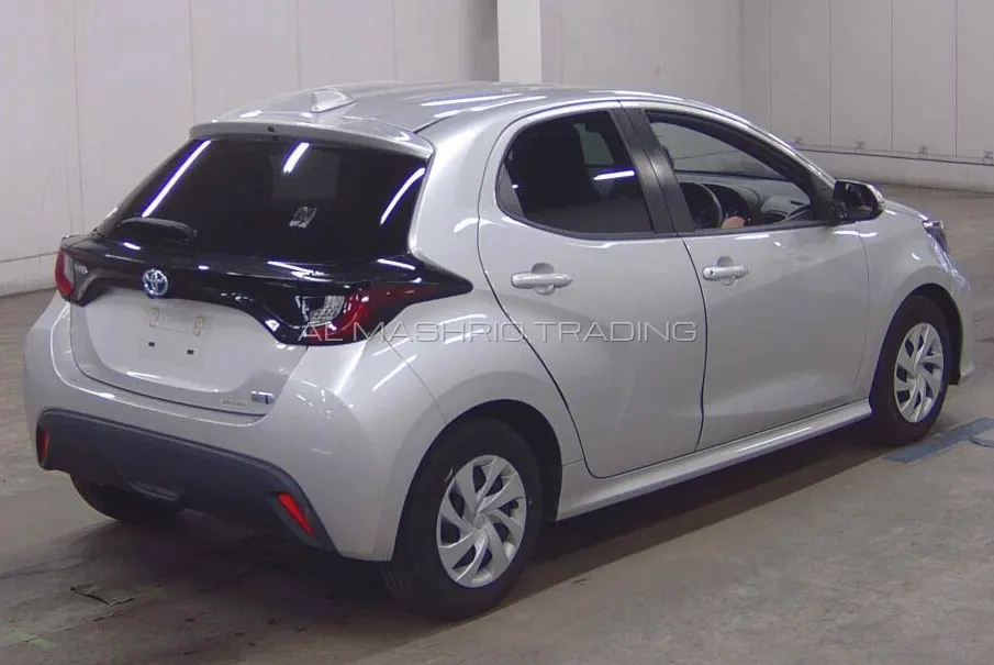 TOYOTA YARIS 2021 — photo 2