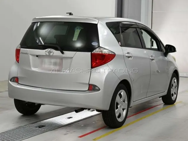 TOYOTA RACTIS 2014 — photo 2