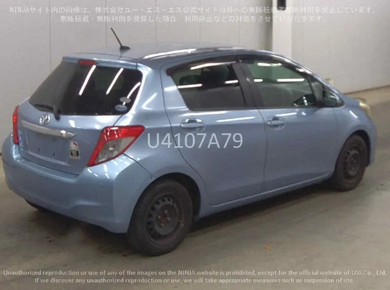 TOYOTA VITZ 2011 — photo 2
