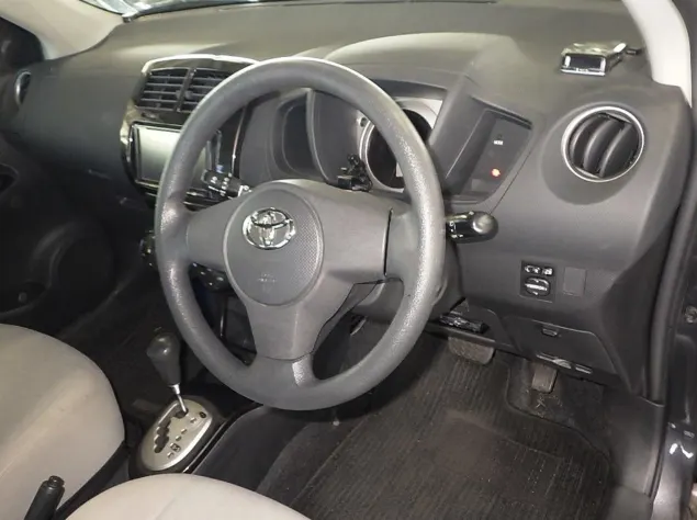 TOYOTA IST 2008 — photo 5