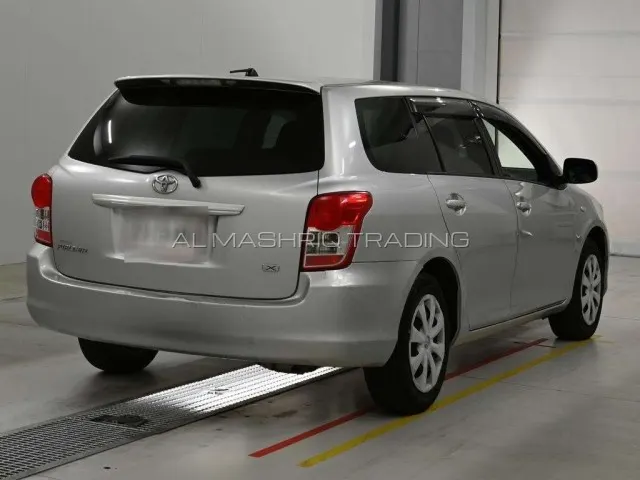 TOYOTA COROLLA FILEDER 2010 — photo 2