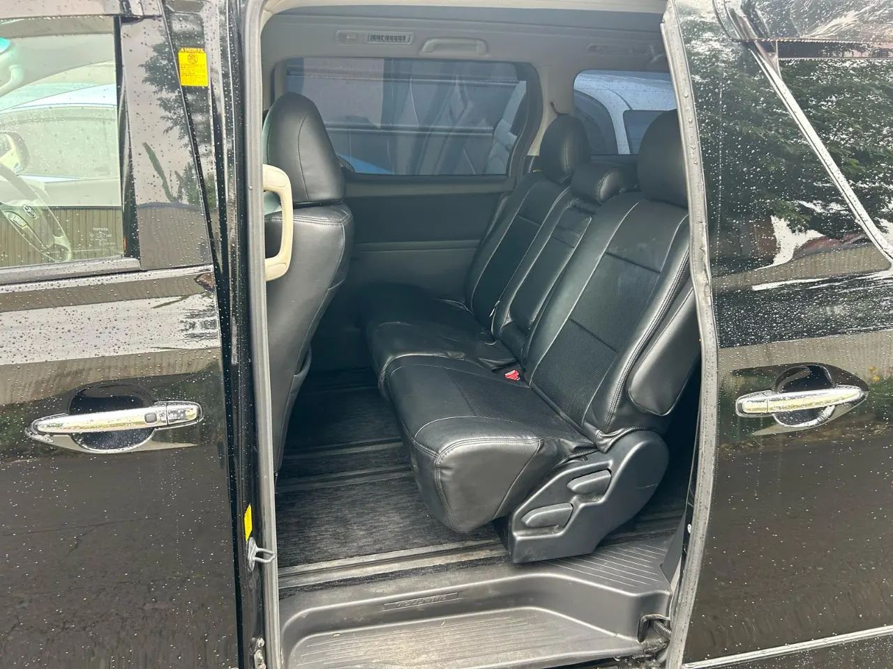 TOYOTA VELFIRE 2012 — photo 6