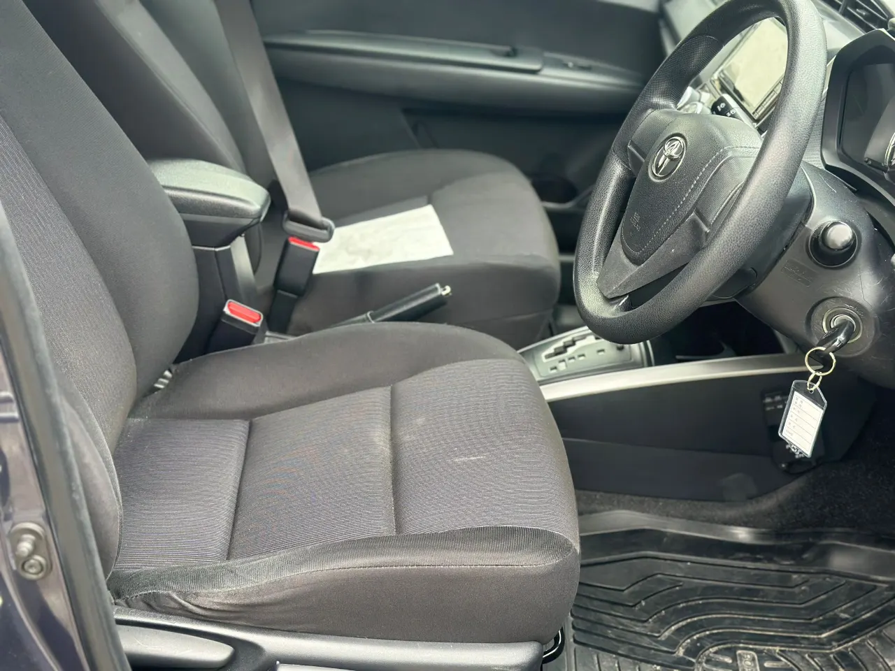 TOYOTA COROLLA FILEDER 2012 — photo 6