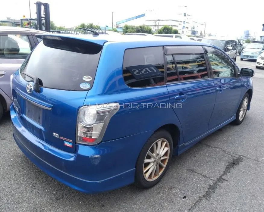 TOYOTA COROLLA FILEDER 2010 — photo 2