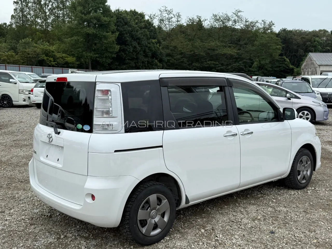 TOYOTA SIENTA 2013 — photo 2