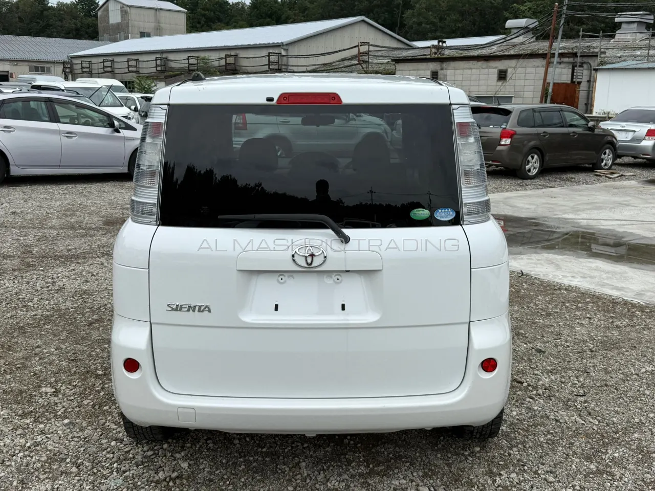 TOYOTA SIENTA 2013 — photo 6