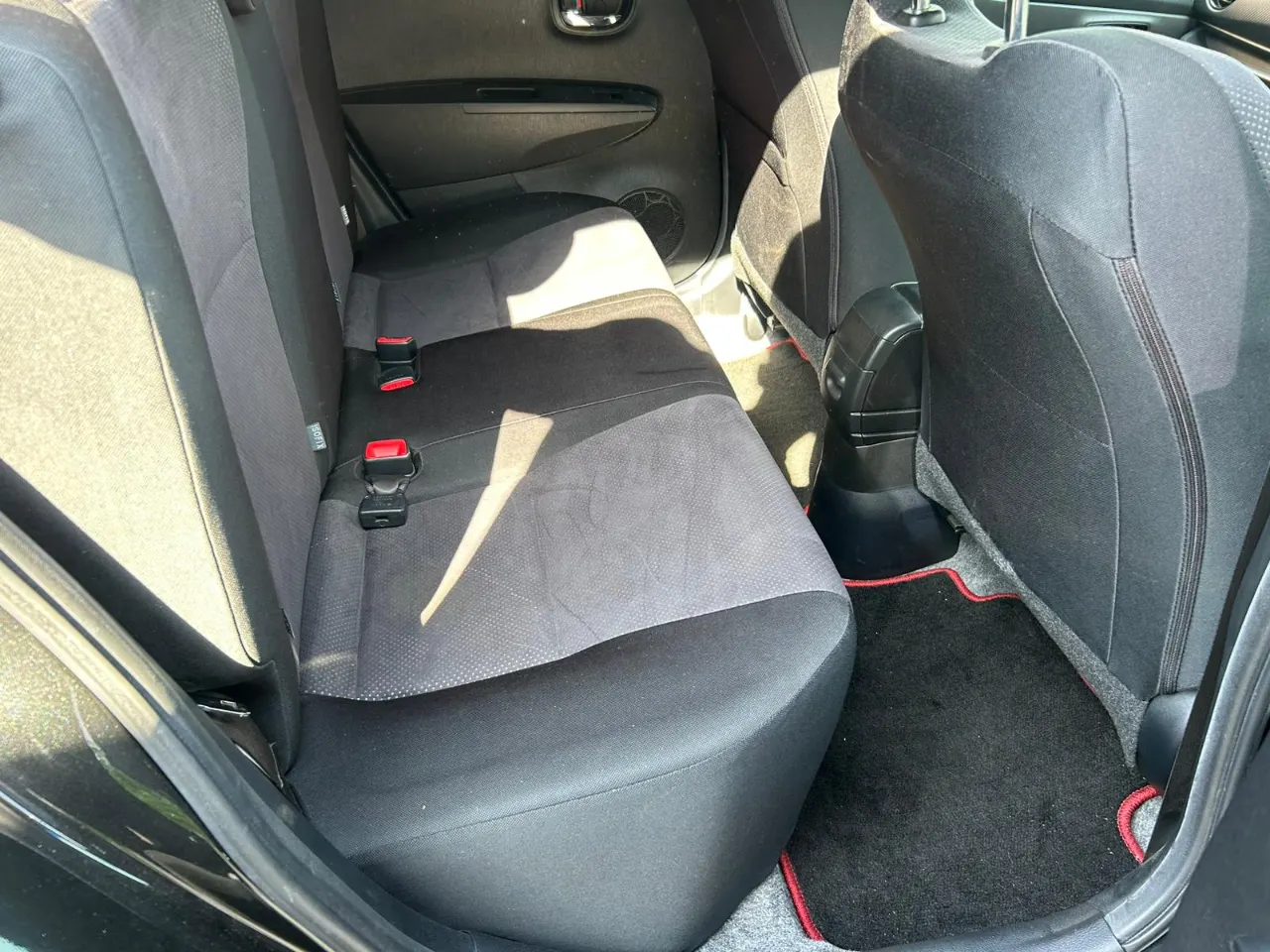 TOYOTA VITZ 2013 — photo 6