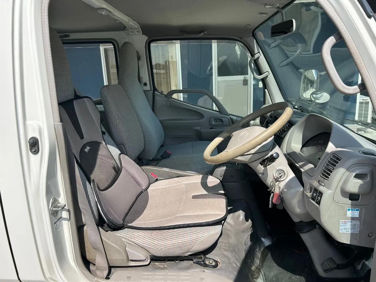 TOYOTA DYNA 2004 — photo 6
