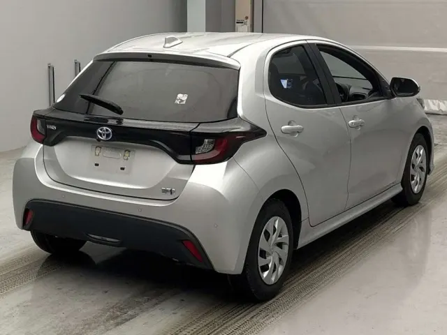 TOYOTA YARIS 2021 — photo 2