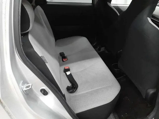 TOYOTA VITZ 2011 — photo 6