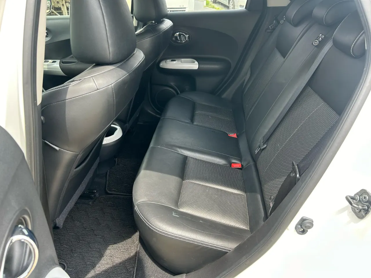 NISSAN JUKE 2012 — photo 6