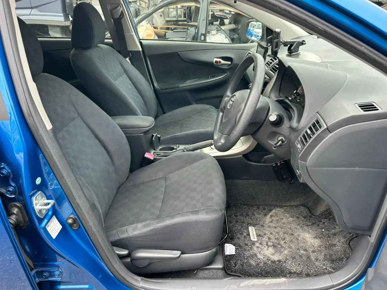TOYOTA COROLLA FILEDER 2010 — photo 6