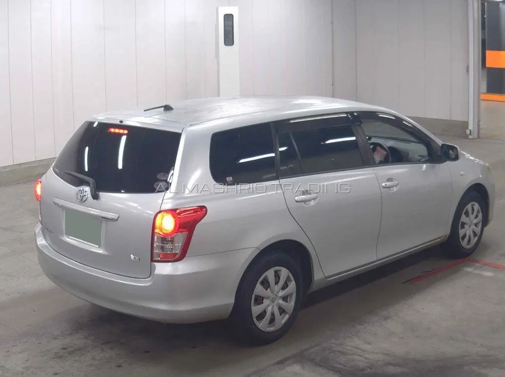 TOYOTA COROLLA FILEDER 2010 — photo 2