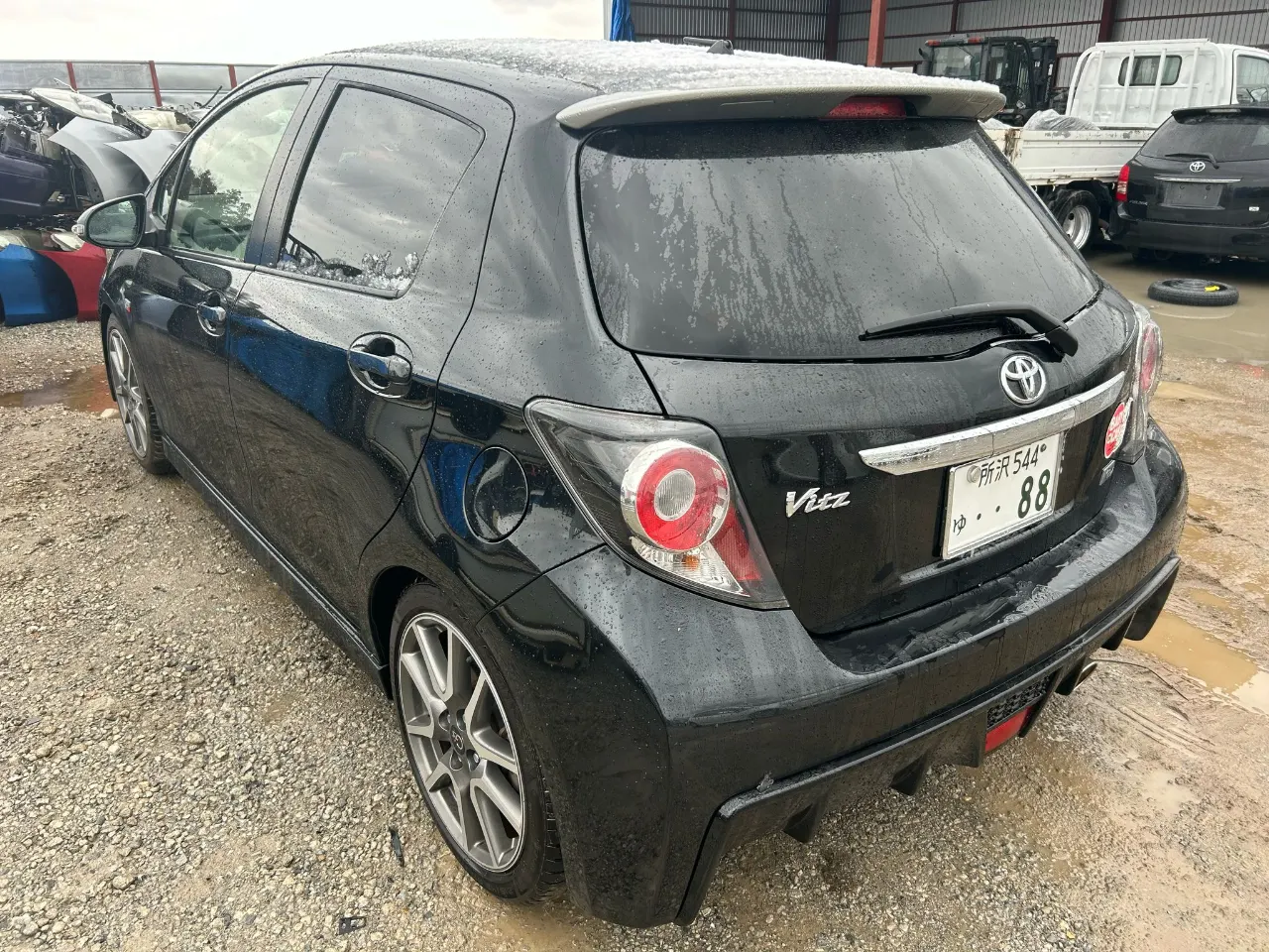 TOYOTA VITZ 2013 — photo 2
