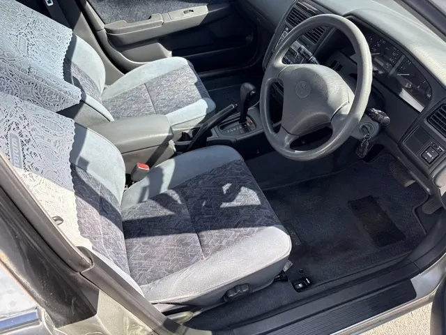 TOYOTA CARINA 1999 — photo 4